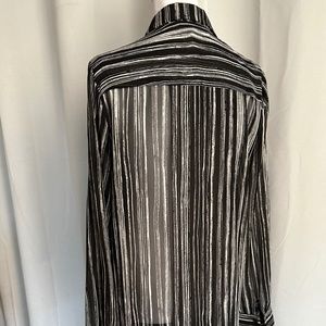 DKNY Long Sleeves Dress Buttons on the Front Lightweight Open Back & Side Sz XS